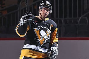 NHL Player Props & Best Bets for Today, October 25: Crosby Defeating Father Time