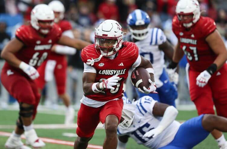 Are the Louisville Cardinals a top-25 team? Discussing realistic football  expectations for 2023