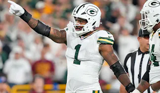 How To Bet - 2025-26 NFL Defensive Player of the Year Award Odds: Parsons Powering Green Bay’s Defense