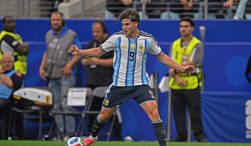 Argentina vs. Jordan predictions, World Cup, Argentina forward Julian Alvarez (9) in action during a Group J match .