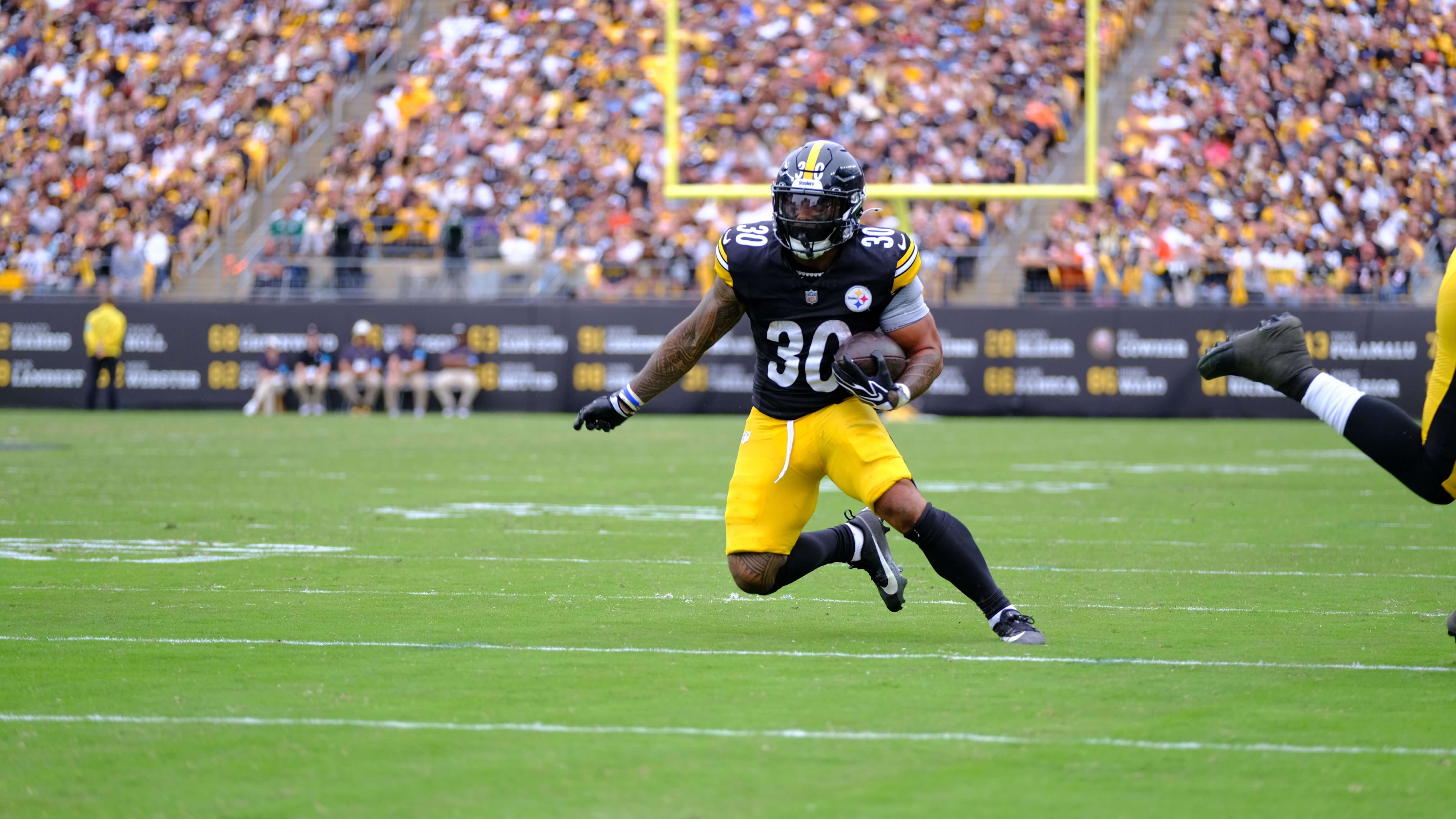 Steelers vs Browns AI Predictions for TNF: Week 4 ATS Pick & TD Projection