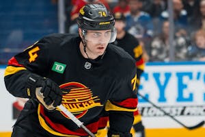 Canucks vs Stars Prediction, Picks & Same-Game Parlay for Tonight’s NHL Game