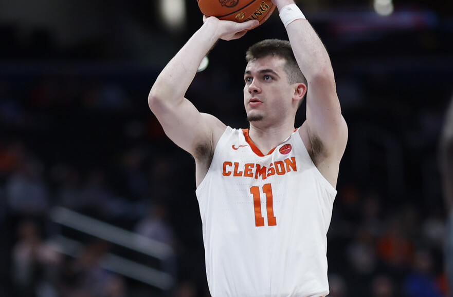 Clemson vs Arizona Predictions, Picks, and Odds for March Madness Sweet 16 Matchup