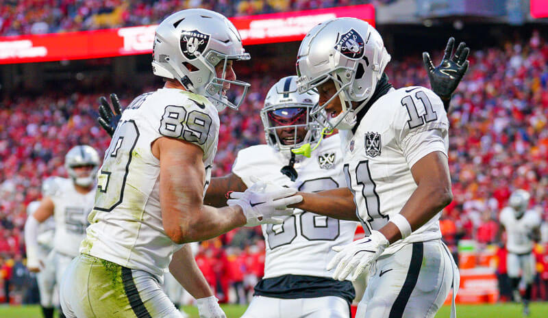 How To Bet - NFL Week 14 Predictions & Picks: (Air) Raiders Expose Bucs' Secondary