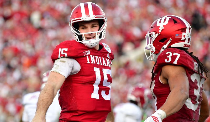 Indiana Hoosiers quarterback Fernando Mendoza (15) celebrates.