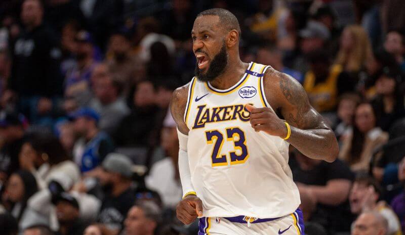 Lakers vs Warriors Prediction, Picks, and Odds for Wednesday's NBA Game 