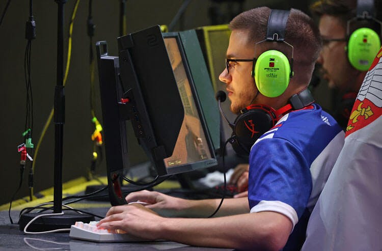Riot Games Will Allow Betting Sponsors for League of Legends, VALORANT Esports 