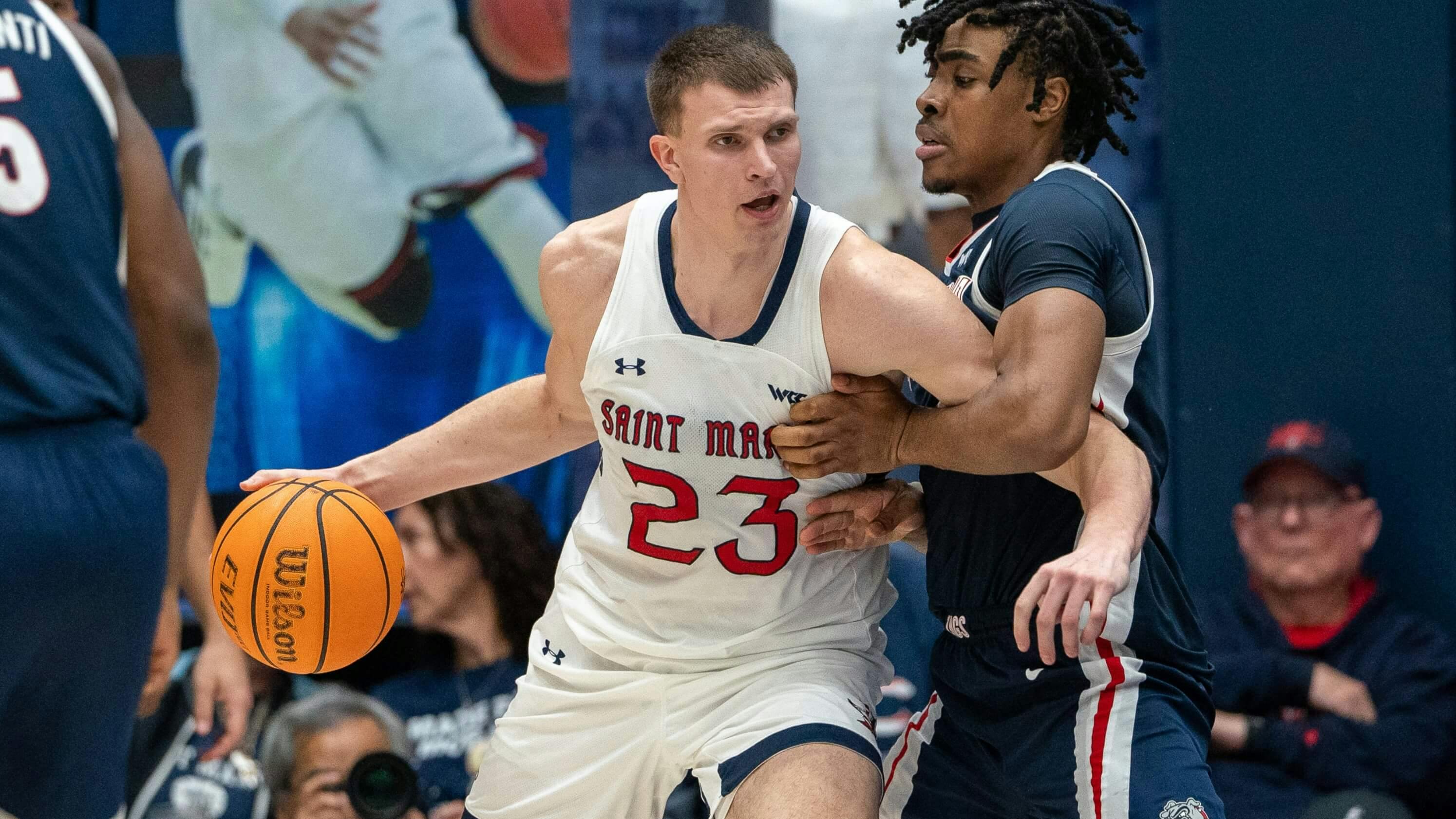 Saint Mary's vs Gonzaga Prediction, Picks & Odds for Tonight's College Basketball Game 