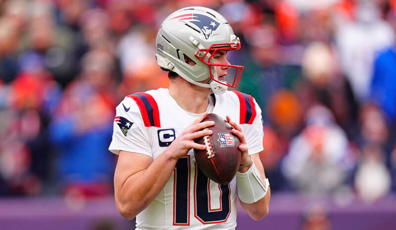 New England Patriots quarterback Drake Maye (10) drops back to pass.