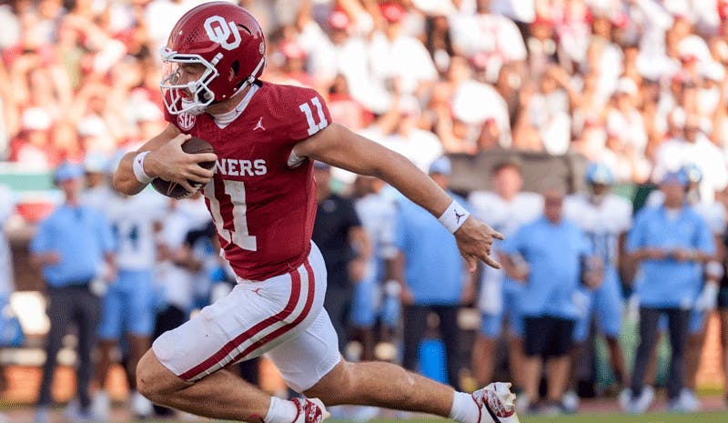 Oklahoma Sooners quarterback Jackson Arnold in NCAAF action.