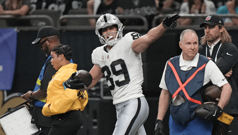 Chiefs vs Raiders Prop Picks: Week 4