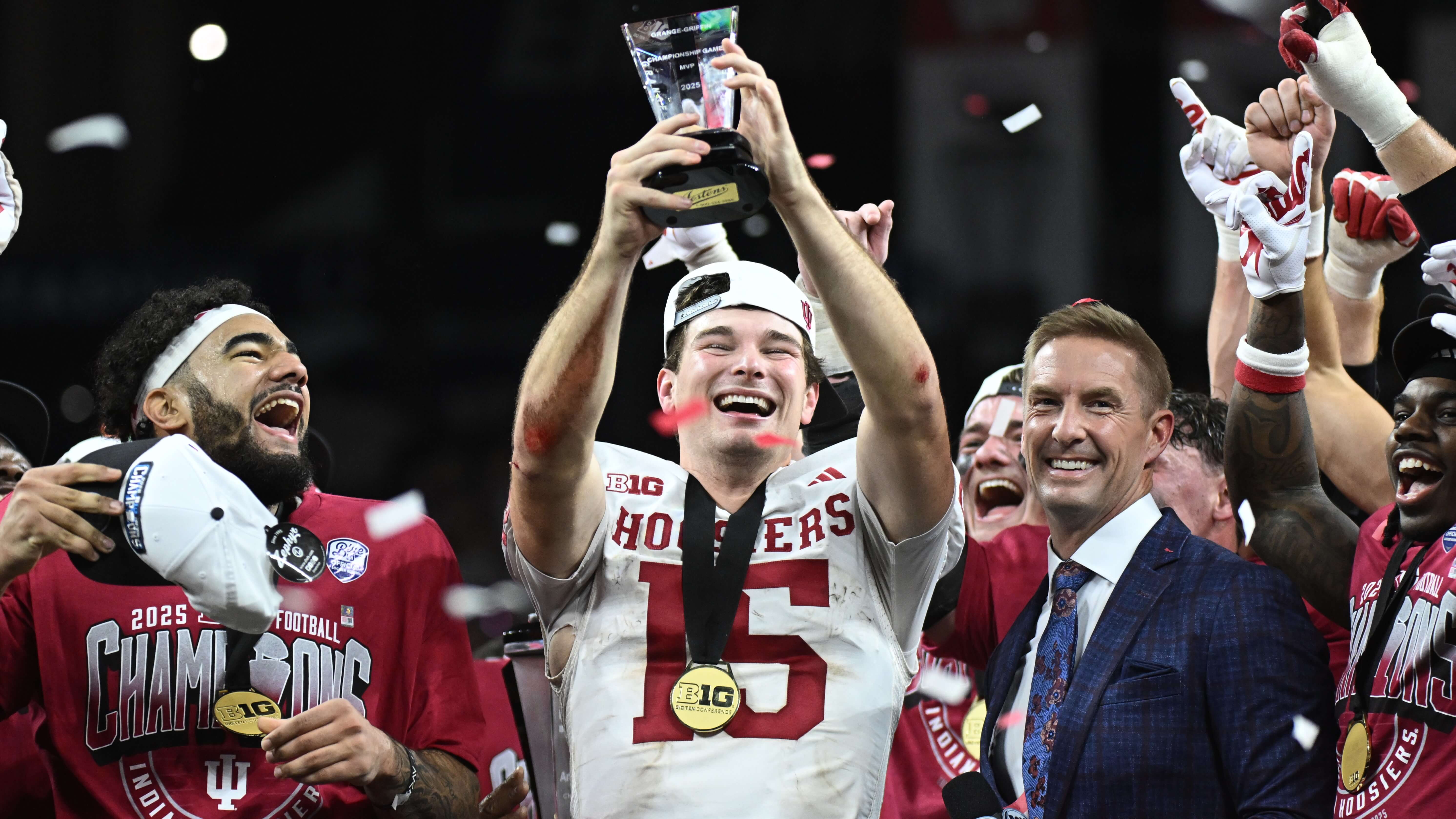 College Football Heisman Trophy Odds for 2025: Mendoza Heavy Chalk After Big Ten Title Game Win