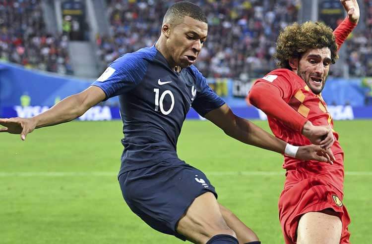 France opens solid favorite, draws early cash vs. Croatia in World Cup final