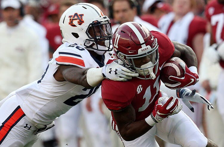 Henry Ruggs and Alabama are part of Rivalry Weeks best college football bets.